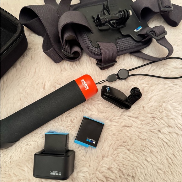 GoPro Camera Accessory Set - Picture 3 of 3